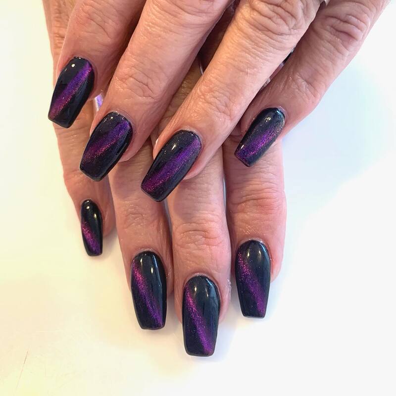 Chrome accent nail design